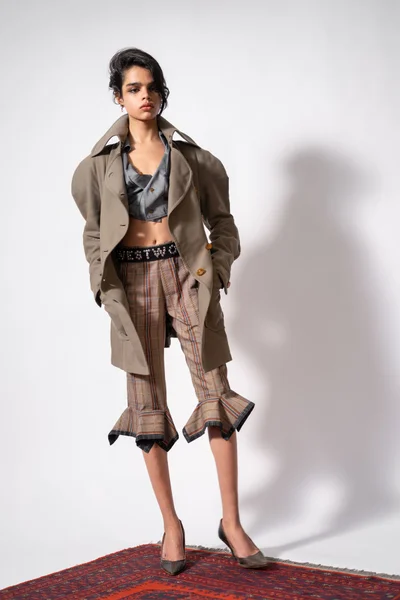 Look 10